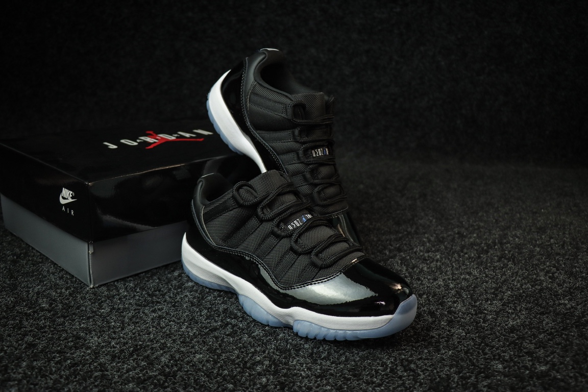 Air Jordan 11 Low “Space Jam”