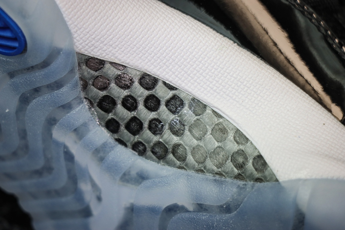 Air Jordan 11 Low “Space Jam”