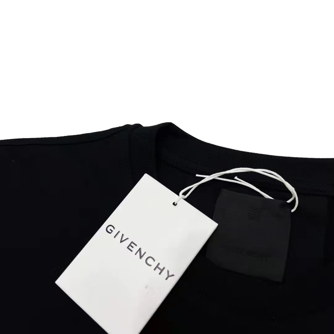 Givench* T-Shirt