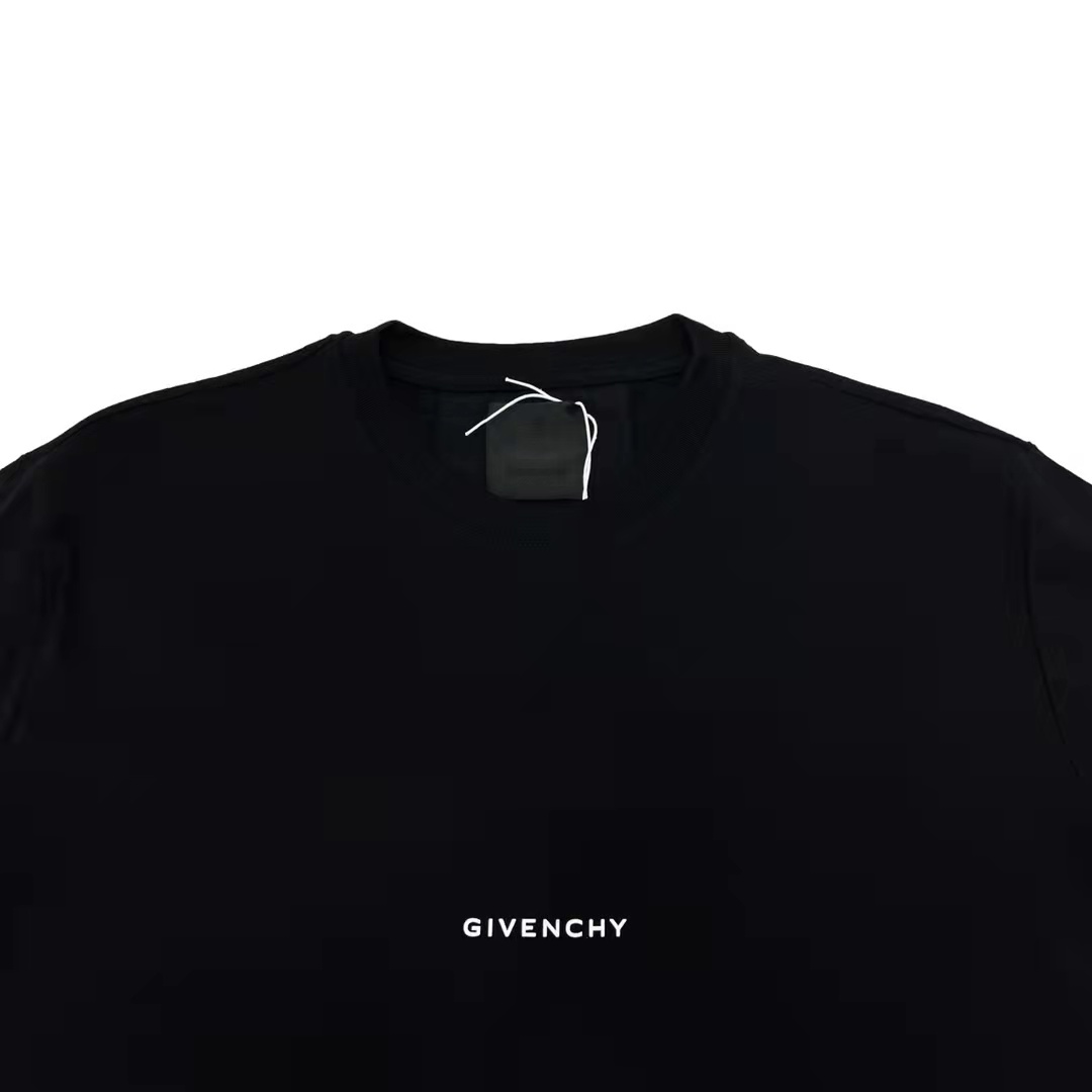 Givench* T-Shirt