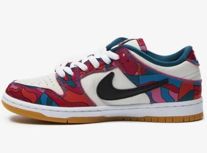NIKE PRE-LOVED SB DUNK LOW PRO Qs SNEAKERS- MULTI