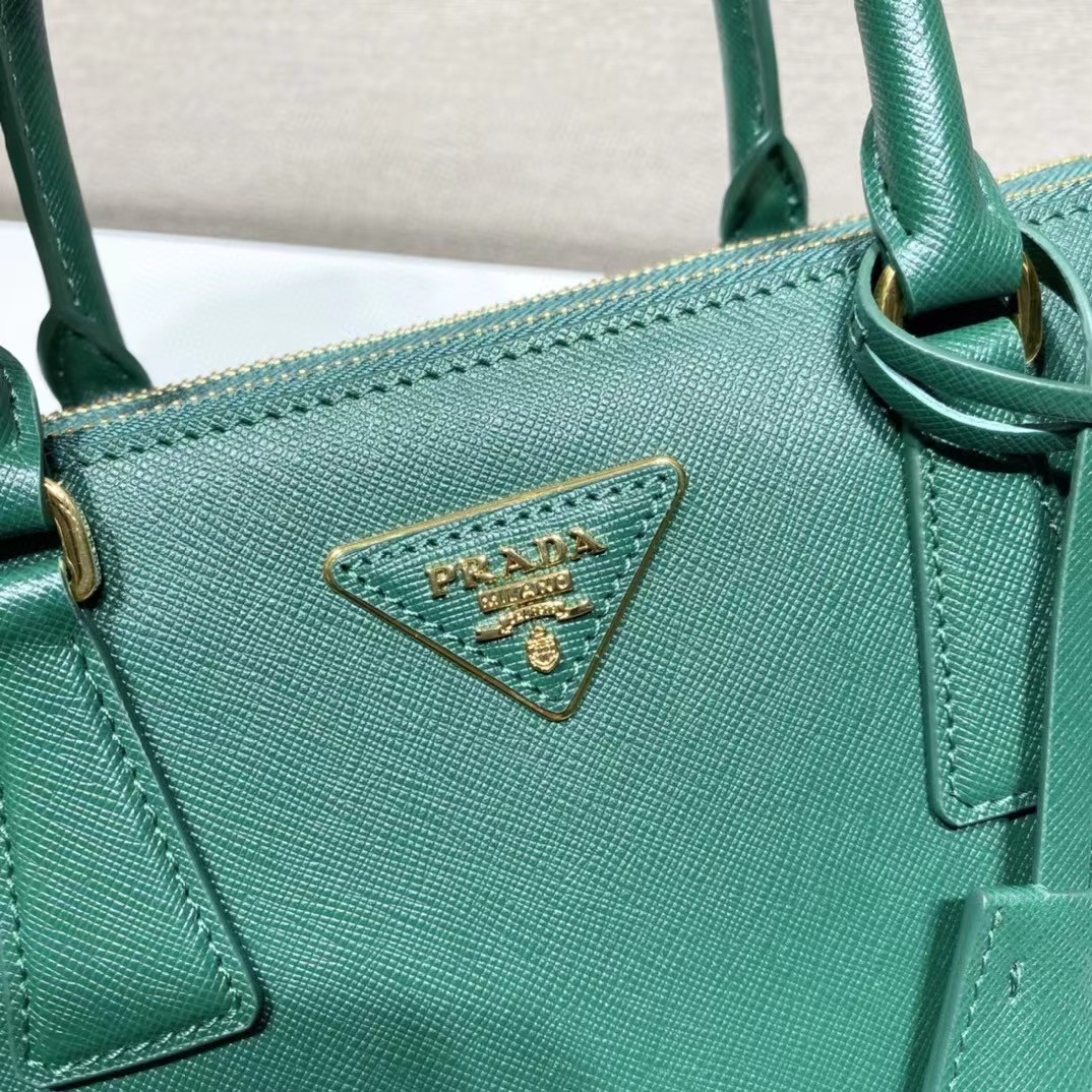 Prad* Galleria small Saffiano patent leather bag (28CM)