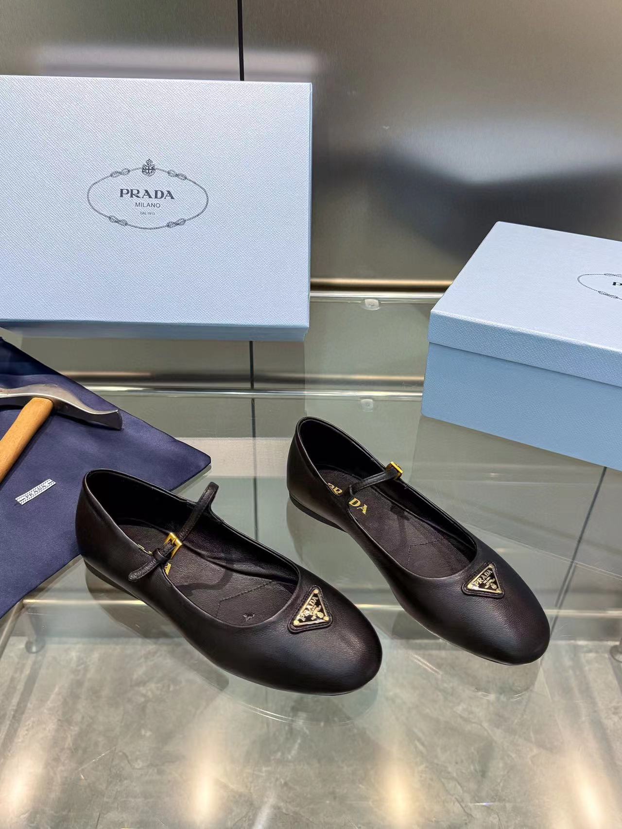 Prad* Nappa leather ballet flats